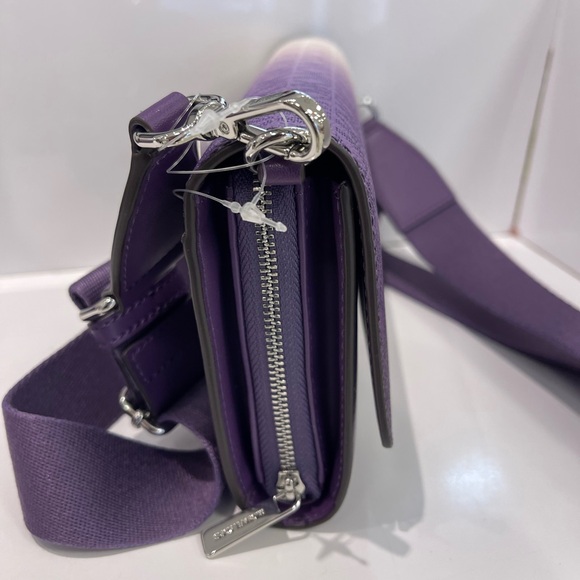 MICHAEL KORS Jet Set Large Ombré Signature Logo Crossbody Bag
Dark Purple
NWT - Picture 13 of 16